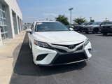 Used 2018 Toyota Camry SE image 3