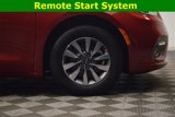 New 2025 Chrysler Pacifica Select image 3