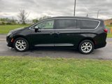 Used 2020 Chrysler Pacifica Limited image 4