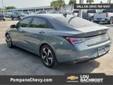 Used 2022 Hyundai Elantra Limited image 5