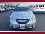 Used 2011 Chrysler 200 Touring image 3