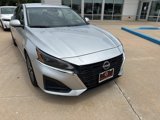 Used 2023 Nissan Altima 2.5 SV image 2