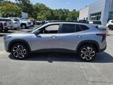 Used 2025 Chevrolet Trax RS w/ Sunroof Package image 2