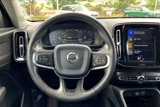 Used 2020 Volvo XC40 T4 Momentum image 5