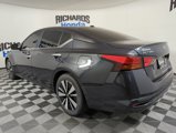 Used 2022 Nissan Altima 2.5 SV image 2