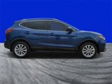 Used 2021 Nissan Rogue Sport SV image 2