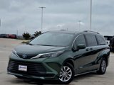 Certified 2025 Toyota Sienna LE image 2