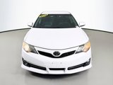 Used 2014 Toyota Camry L image 2