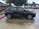 Used 2022 Nissan Kicks SV image 2