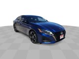 Used 2023 Nissan Altima 2.5 SR image 2
