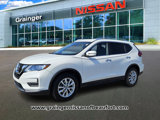 Used 2017 Nissan Rogue SV image 2