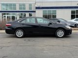 Used 2016 Toyota Camry LE image 3