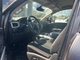 Used 2018 Nissan Titan SV image 3