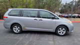 Used 2011 Toyota Sienna image 5