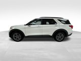 Used 2022 Ford Explorer XLT w/ Equipment Group 202A image 4