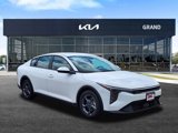 New 2025 Kia K4 LXS image 2