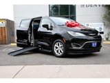 Used 2020 Chrysler Pacifica Touring-L w/ Tire & Wheel Group image 2