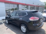 Used 2015 Nissan Rogue SV w/ SV Moonroof Package image 4