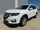 Used 2017 Nissan Rogue SV w/ SV Premium Package image 2