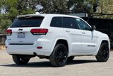 Used 2018 Jeep Grand Cherokee Altitude image 4