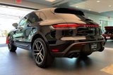 Certified 2022 Porsche Macan image 2