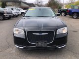 Used 2018 Chrysler 300 Touring L image 2