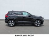 Used 2025 Volvo XC40 B5 Plus image 6