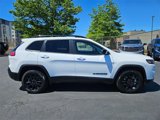 Used 2023 Jeep Cherokee Altitude Lux image 2