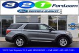 Used 2022 Ford Explorer XLT w/ Equipment Group 202A image 3