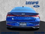 Used 2021 Hyundai Elantra SE image 3