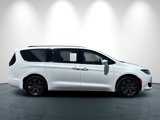 Used 2019 Chrysler Pacifica Limited w/ Advanced Safetytec Group image 3