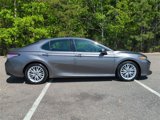 Used 2019 Toyota Camry XLE image 3