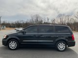 Used 2015 Chrysler Town & Country Touring image 3