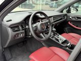 Certified 2024 Porsche Macan image 4