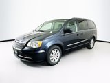 Used 2013 Chrysler Town & Country Touring image 3