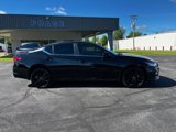 Used 2022 Nissan Altima 2.5 SR w/ Midnight Edition Package image 2
