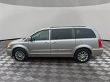 Used 2013 Chrysler Town & Country Touring-L w/ Driver Convenience Group image 2