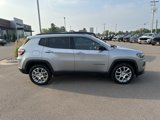 Used 2022 Jeep Compass Latitude image 2