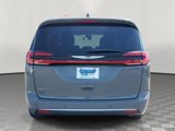 Used 2023 Chrysler Pacifica Touring-L image 5