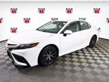 Used 2022 Toyota Camry SE image 4