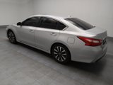 Used 2017 Nissan Altima 2.5 SL w/ Moonroof Package image 3