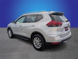 Used 2018 Nissan Rogue SV image 3