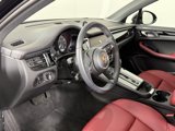 Certified 2024 Porsche Macan image 4