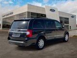 Used 2014 Chrysler Town & Country Touring image 5