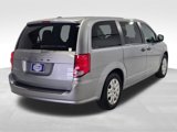 Used 2019 Dodge Grand Caravan SE w/ UConnect Hands-Free Group image 4