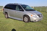 Used 2005 Dodge Grand Caravan SE image 2