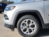 New 2025 Jeep Compass Latitude image 5