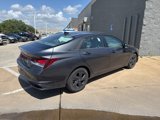 Used 2022 Hyundai Elantra SEL w/ Convenience Package image 4