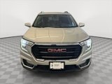 Used 2022 GMC Terrain SLE w/ Driver Convenience Package image 2