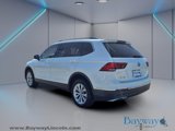 Used 2018 Volkswagen Tiguan SE image 2